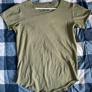 Men’s Alphalete tshirt